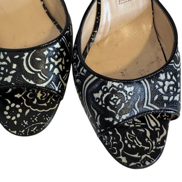 Vintage Manolo Blahnik Black & White Floral Open Toe Mule Heels Size 37 - Picture 10 of 14